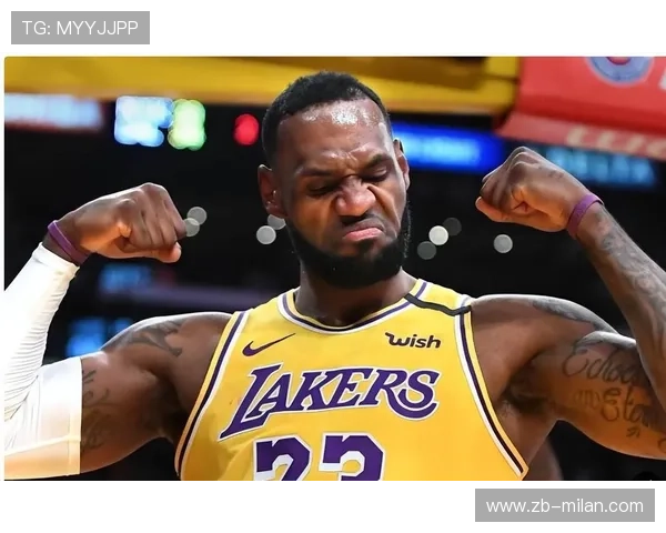 詹姆斯篮下翻身后仰命中，湖人保住领先优势