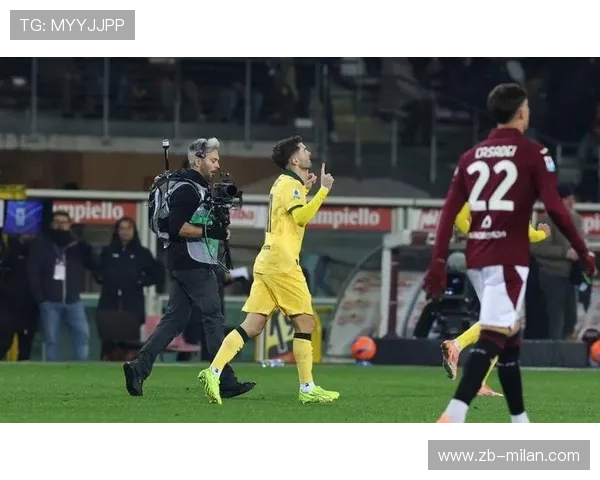 国米卡尔博尼禁区外冷静推射完成逆转关键一球